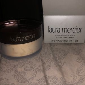 Brand New Laura mercier Setting powder, I bought it and never used it
